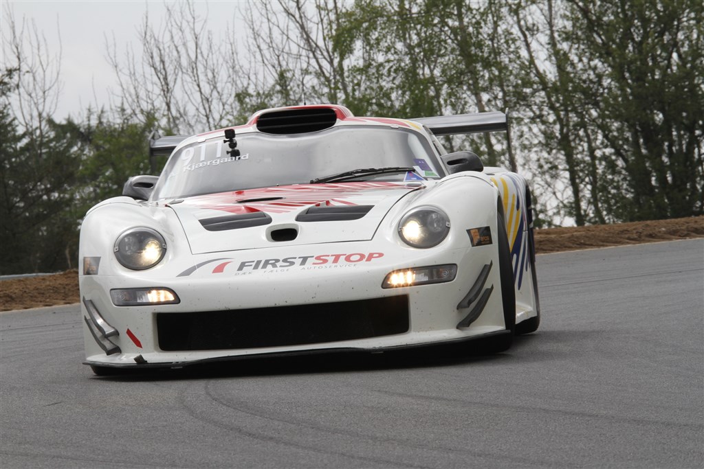 Andreas Kjærgaard i sin vilde Porsche 911 GT1 Replica.
(Foto: Keld Dohm)